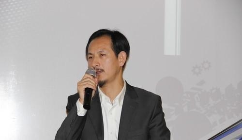 深圳市百分之百數(shù)碼科技有限公司董事長徐國祥。 